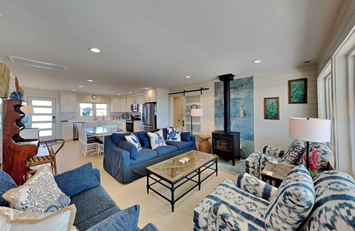 Topsail Beach House | A Beach Pearle | Oceanfront + Walk to the Beach!
