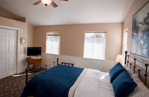 Hayden Lake House | A beautiful Retreat on beautiful Hayden Lake nestled among the gorgeous pines
