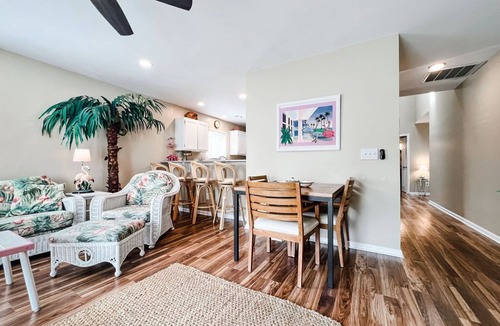 Hanover Place Condo | A bike ride from the beach