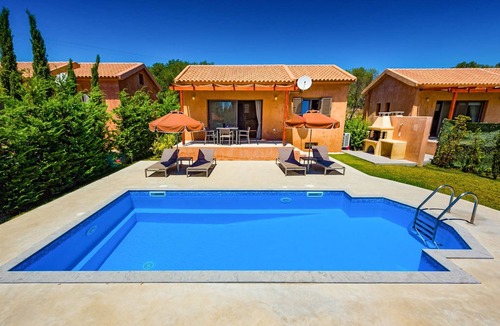 Sarlata Villa | A Charming 2 bedroom Villa, 2 Bathrooms, Private Pool, Short walk to the beach