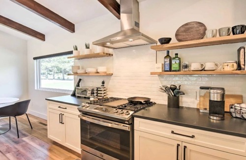 East Missoula House | A charming riverfront 3-bedroom house bordering the Clark Fork River.