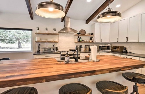 East Missoula House | A charming riverfront 3-bedroom house bordering the Clark Fork River.