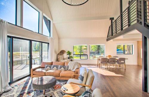Twin Lakes House | A Contemporary Dream: Lakefront Rathdrum Oasis!