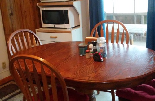 Chincoteague House | "A Gem By The Sea" for your family. (New Housekeeping Service)