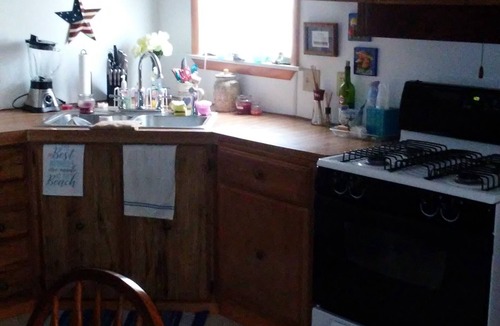 Chincoteague House | "A Gem By The Sea" for your family. (New Housekeeping Service)