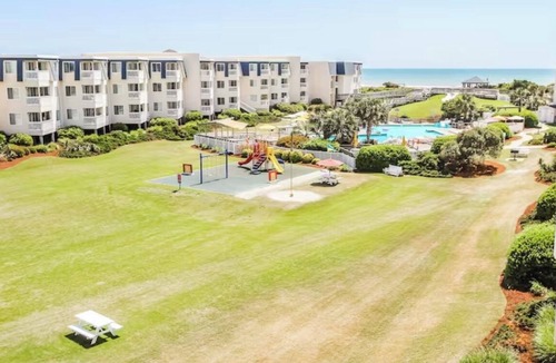 Morehead City Condo | A Place at the Beach III, Ocean Front Condo Family Friendly Resort