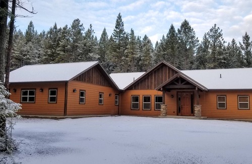 Lincoln County Apartment | A Place to Call Home - peaceful one bedroom apartment in forest setting