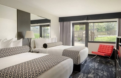 Riverside Hotel | A Place You'll Surely Enjoy! 2 Relaxing Units, Pet-friendly!