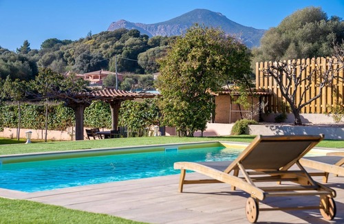 Sarrola-Carcopino Villa | A quiet, authentic family villa with swimming pool