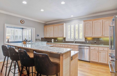 Edisto Island House | A Quiet Edisto Retreat Tucked Beneath the Live Oaks - dog friendly!
