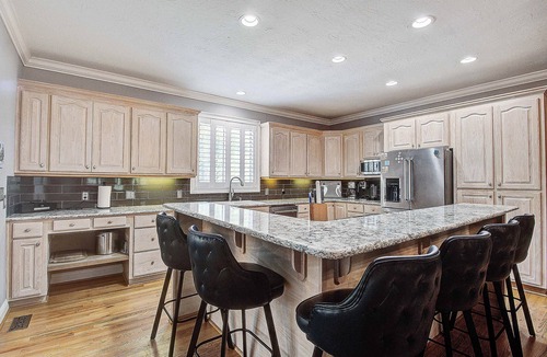Edisto Island House | A Quiet Edisto Retreat Tucked Beneath the Live Oaks - dog friendly!