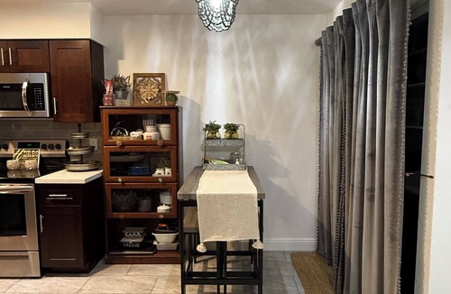Vista De Oeste Condo | A quiet & unique space near the Heart of Westgate Entertainment District