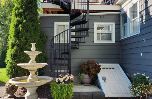 Spokane House | A second story suite at the historic Morrison House.