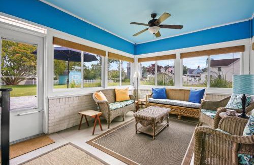 Chincoteague House | A 'Teague of Our Own - Pet friendly & In town!