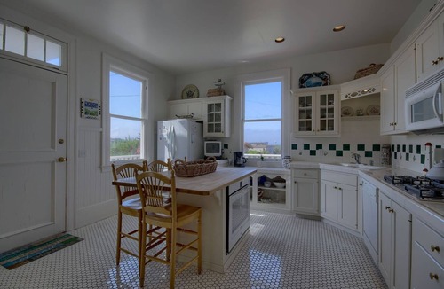 San Simeon House | A Victorian Lightkeepers House