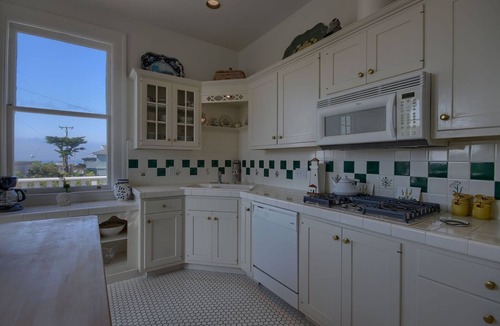 San Simeon House | A Victorian Lightkeepers House