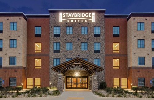 Benton Harbor Apartment | Accessible 2BR Suite w/Dining Area & Breakfast