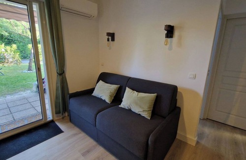Poggio-Mezzana Apartment | Accommodation in residence with swimming pool, beach 30m away