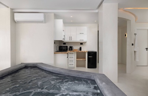 Akrotiri Hotel | Acro Caldo Suites