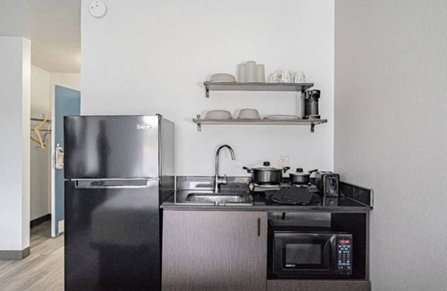 Chubbuck Apartment | ADA Queen|Kitchen|Nsmk