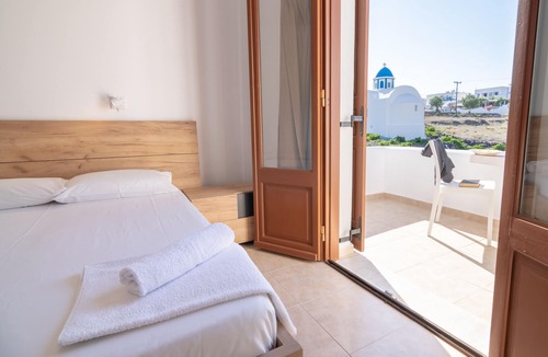 Akrotiri Hotel | Adamastos