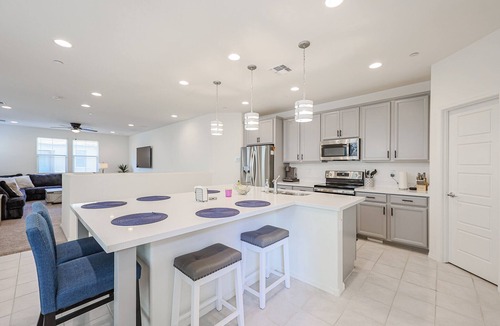 Val Vista Classic Condo | Admirably living near major attractions