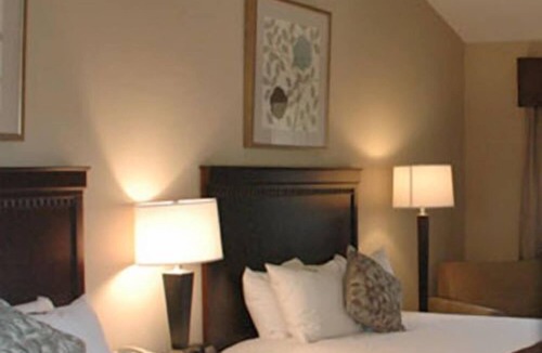 Golden Rectangle Hotel | Adobe Inn