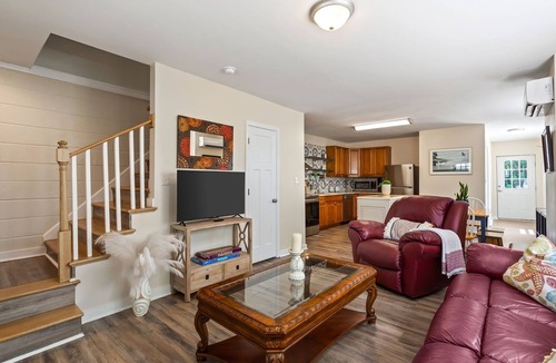 Northeast Virginia Beach Cottage | Adorable Chesapeake Bay Beach Cottage A Just 1 Block from the Sand!