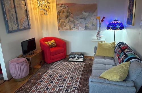 Riverfront Cottage | Adorable cottage-desirable Missoula Riverfront