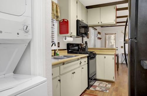 Sugarloaf Cottage | Adorable Sugarloaf Mountain Getaway in Big Bear