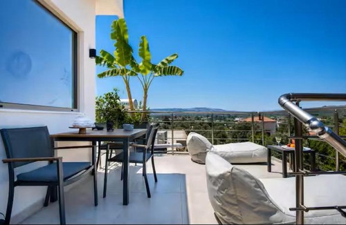 Kremasti Apartment | 'Aetheria'-Rooftop Resort with sea view
