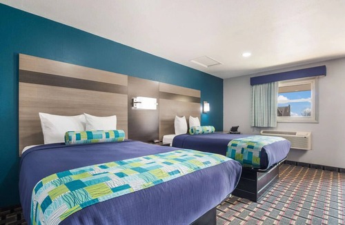 Salem Hotel | Affordable Getaway at Knights Inn Salem! Free Breakfast, Free Parking