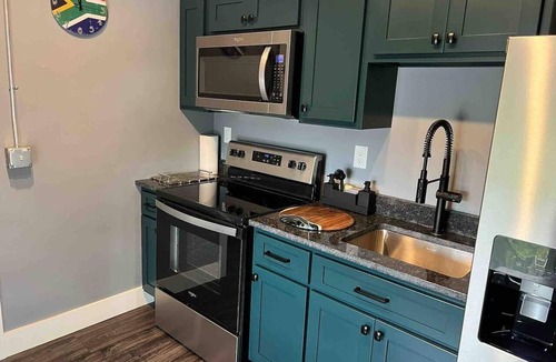 Bellefontaine Apartment | African Inspired 1BR Flat - Downtown Bellefontaine