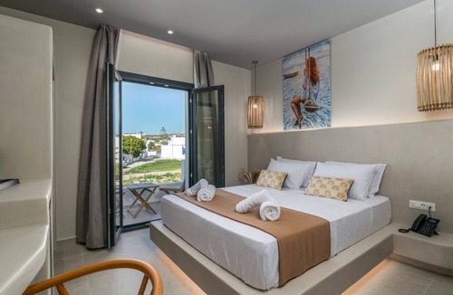 Adamas Bed & Breakfast | Afroessa Milos