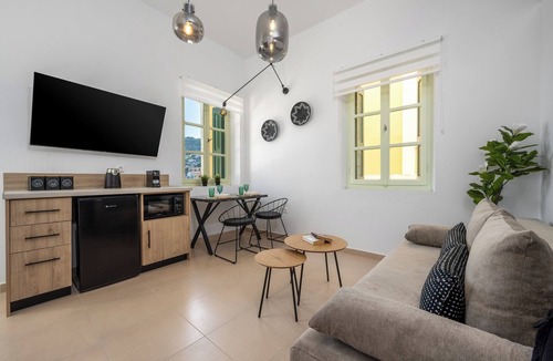 Symi Apartment | Agkyra Studio in port of Symi