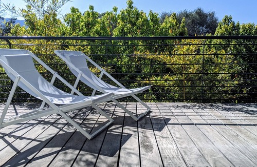 Molini Apartment | Agosta Plage Relax & Sérénité Modern, self-contained apartment with 50m² terrace
