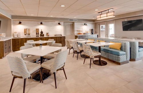 Edwards Business Park Hotel | Aiden by Best Western Scottsdale North