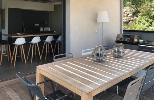 San-Gavino-di-Carbini Villa | Air-conditioned villa with swimming pool, sea view.