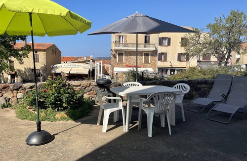 Galeria Apartment | Air-conditioned apartment with 3 rooms in House 1st floor GALERIA