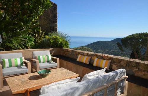 Monticello Villa | Air-conditioned authentic village house with sea view, terraces and swimming pool