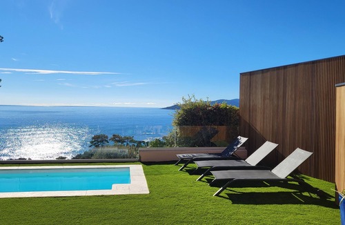 Sari-Solenzara Villa | Air-conditioned villa with panoramic sea view and heated swimming pool