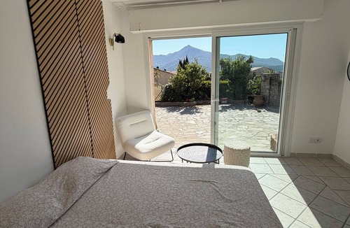 L'Ile-Rousse Villa | Air-conditioned studio on the ground floor of a villa 5 minutes from the beaches – L'Île-Rousse
