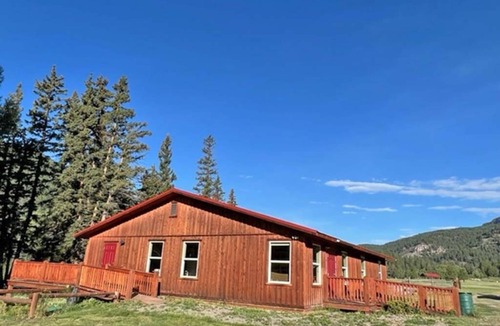 Capulin House | AIYM Camp Riverfront Family Cabin-Alamosa Canyon, CO!