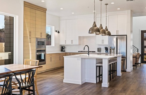 Washington House | Albatross On The 8th: Private Pool And Hot Tub!