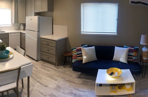 Nice Cottage | ALL INCLUSIVE AMENITIES:Kayak,SUP,Pedal Boat,PingPong,Pickleball,Movie Nt &MORE!