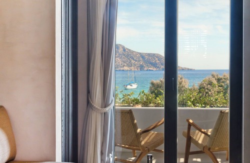 Amoopi Hotel | ALMI LUXURY ROOMS