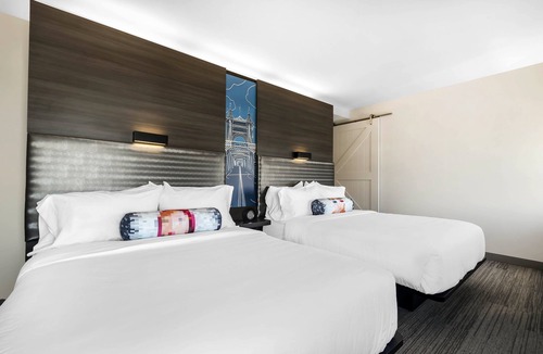 Newport Hotel | Aloft by Marriott Newport on the Levee