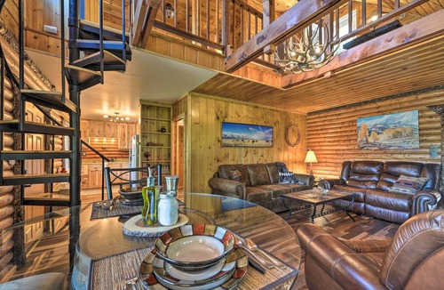 Alpine Cabin | Alpine Adventures: Cozy Log Cabin w/Deck & Views!
