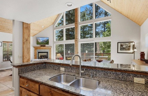 Yosemite West House | Alpine Aerie