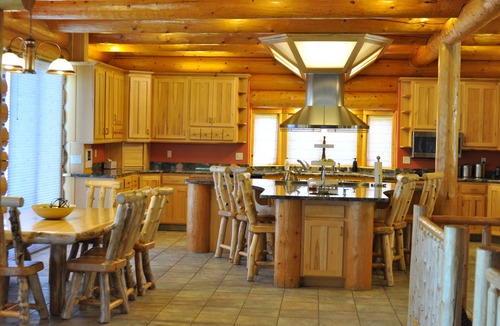 Alton Cabin | Alton Lodge Grand Retreat ~ Near Bryce & Zion ~ Sleeps Large Group ~ Dark Sky